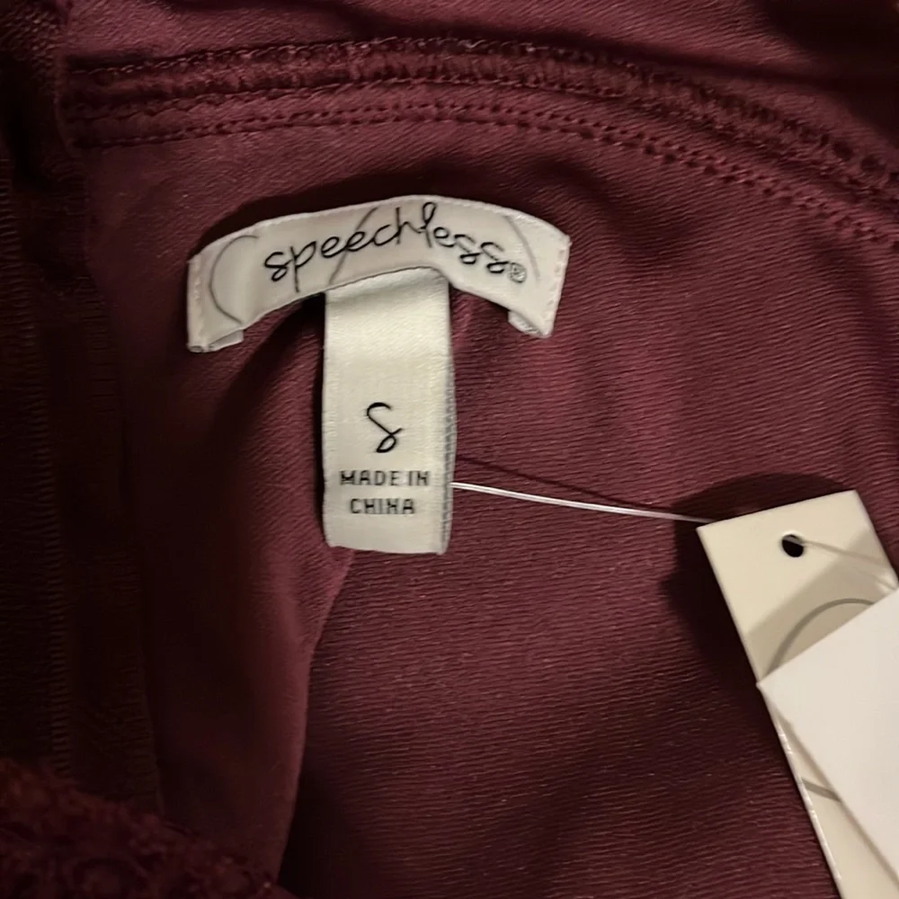 Floral Lace Dress. - Picture 8 of 10